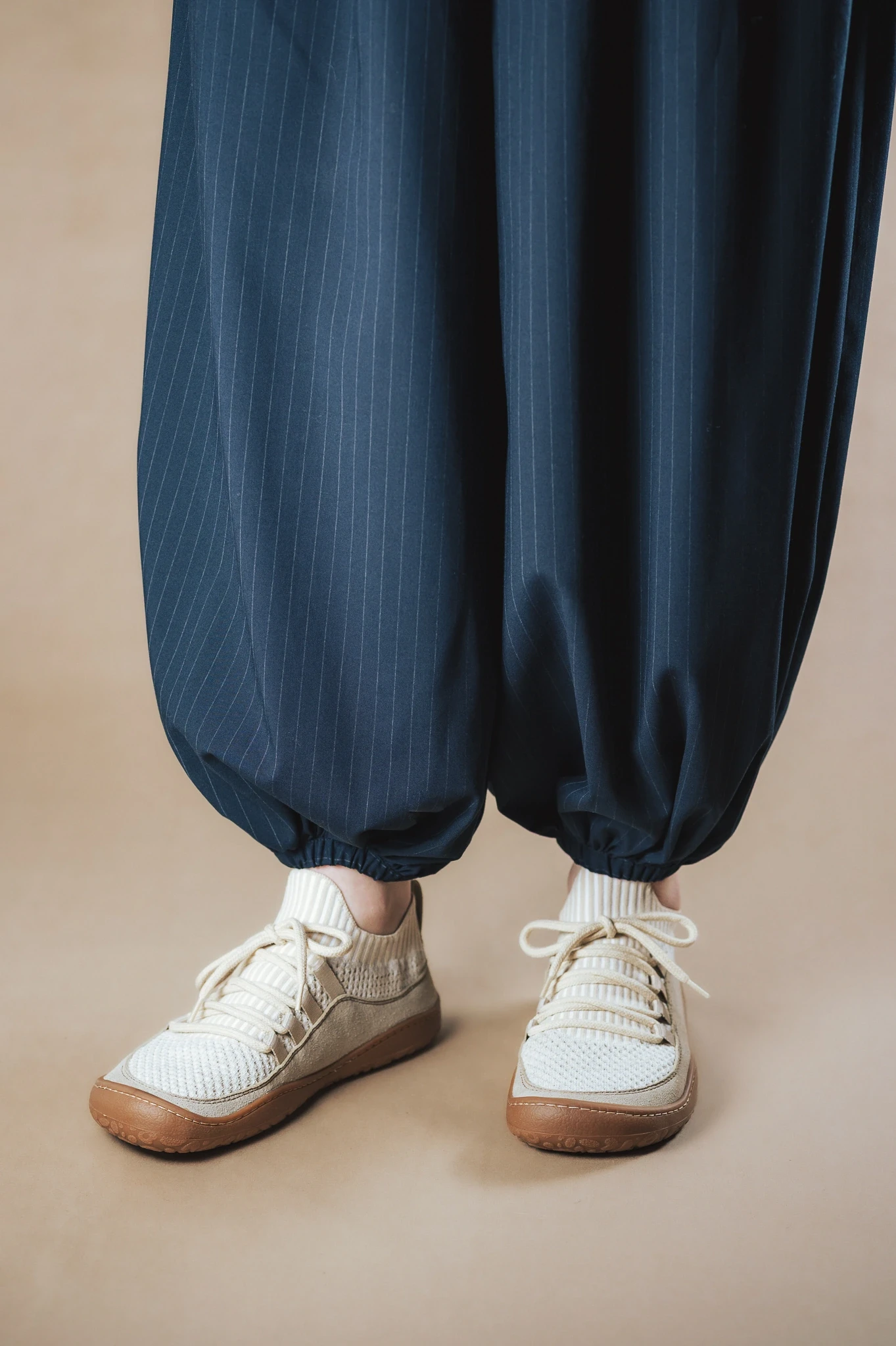 Босоногие кроссовки Sambas the bambas Essence Cloud — молочные, фото 7